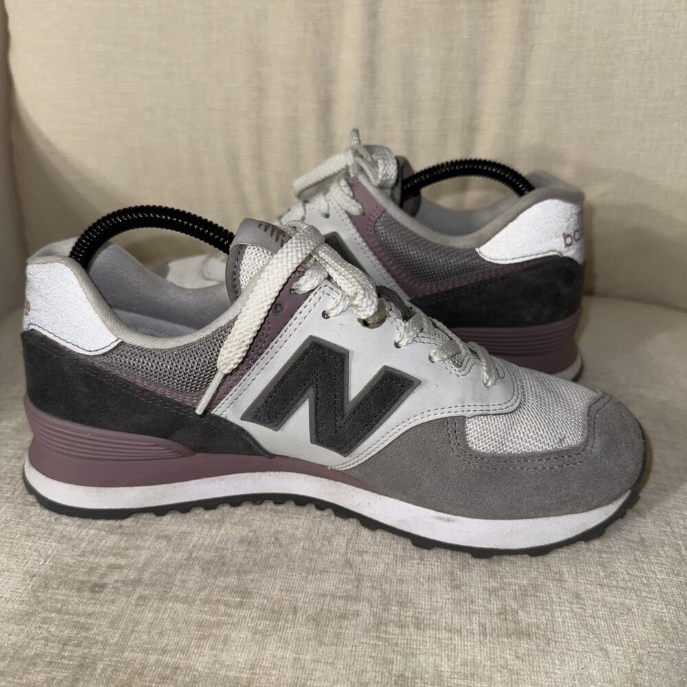 Size 9 Women's New Balance 574 Core Grey White Sneakers Shoes - Picture 4 of 10